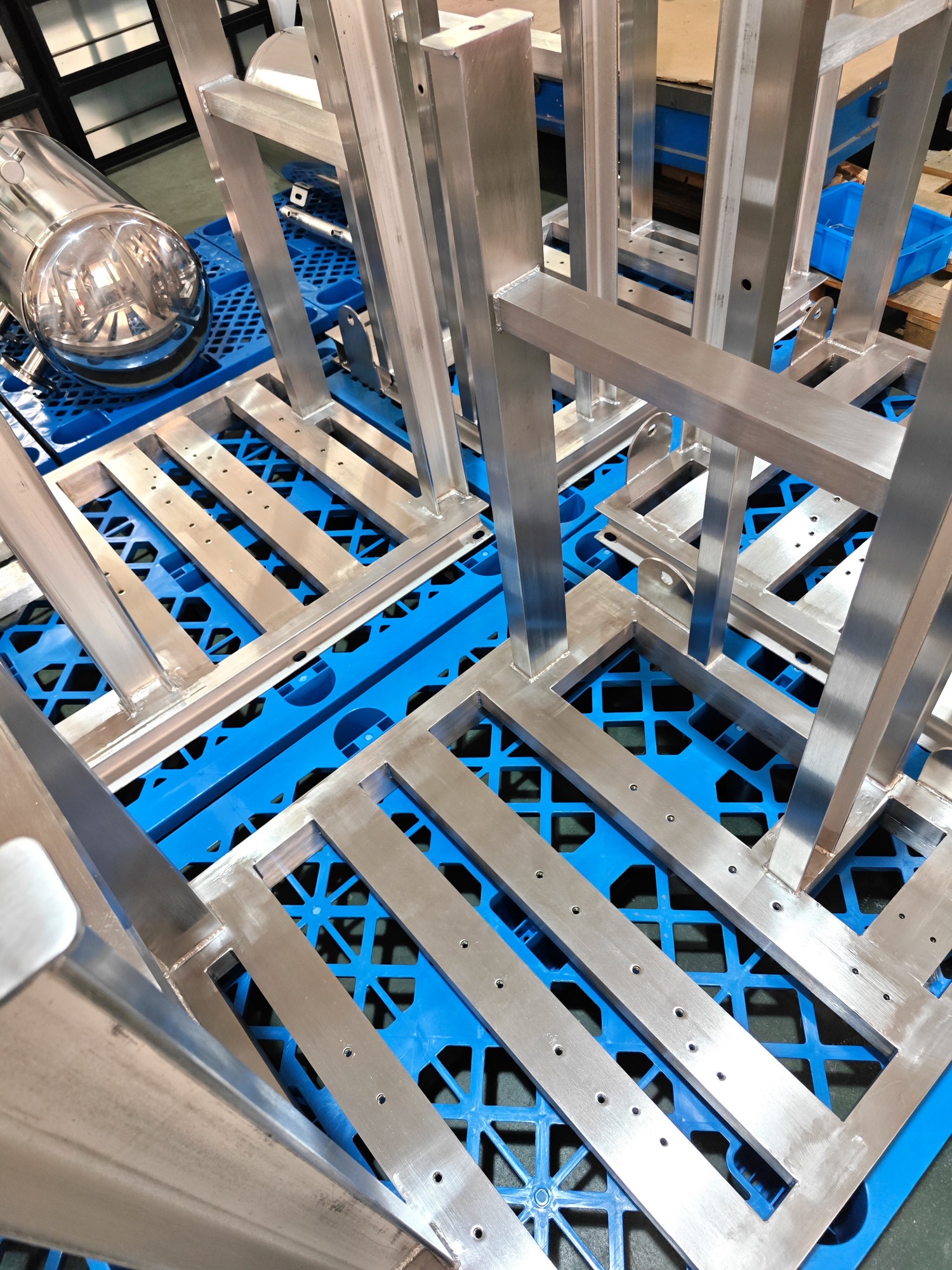 hzt029015001-15mbd-125l-double-pump-vacuum-station-tank-internal-view